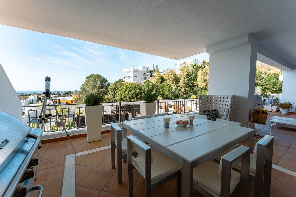 2 Bed Middle Floor Apartment in La Quinta in La Quinta — Apartment