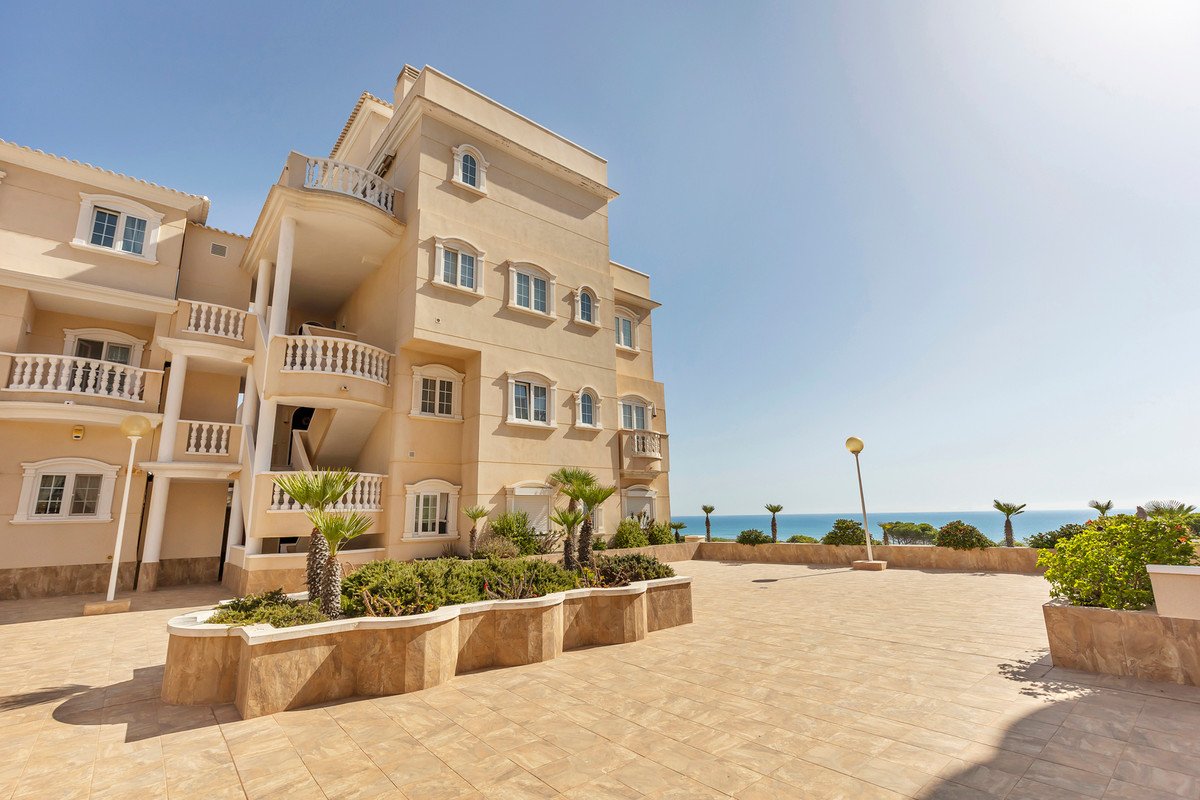 2 Bed Middle Floor Apartment in Guardamar del Segura in Guardamar del Segura, Apartment