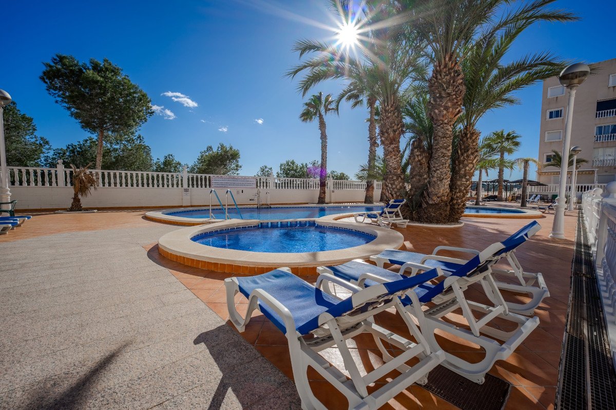 2 Bed شقة في الطابق الأوسط in Guardamar del Segura في Guardamar del Segura, شقة