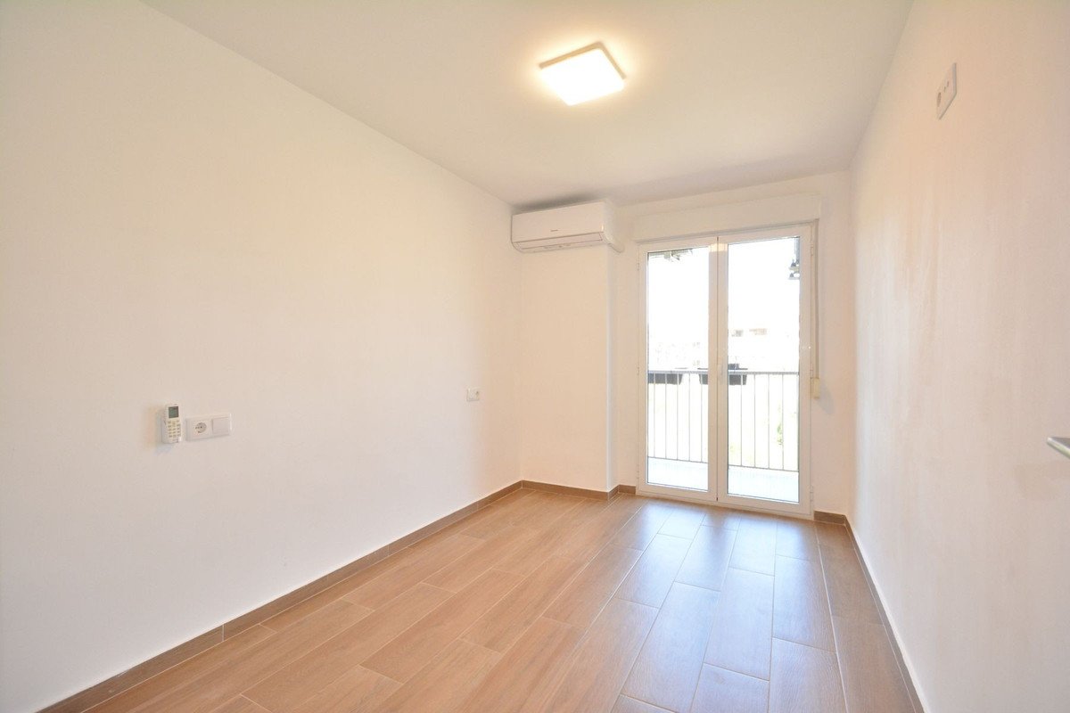 3 Bed شقة في الطابق الأوسط in Guardamar del Segura في Guardamar del Segura, شقة