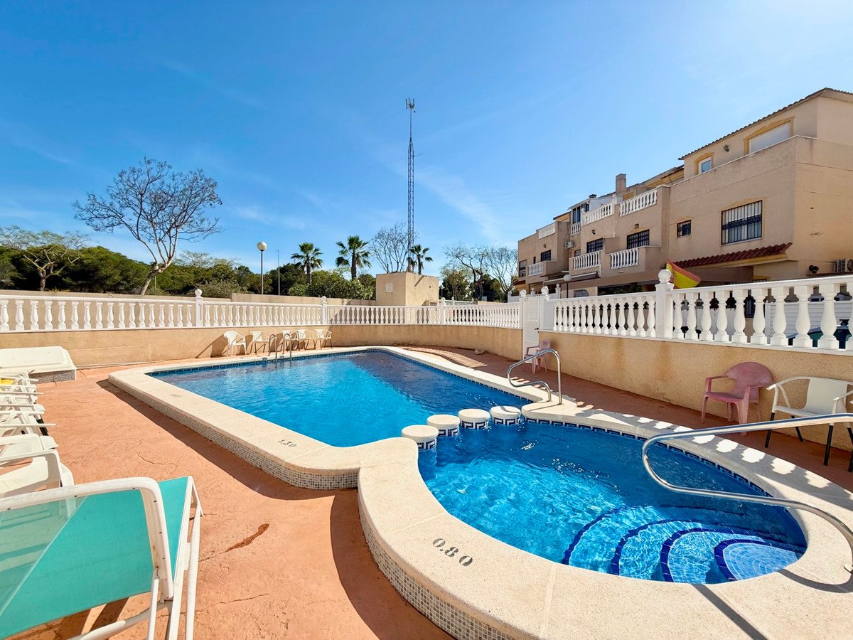 3 Bed منزل شبه منفصل in Guardamar del Segura في Guardamar del Segura, منزل شبه منفصل