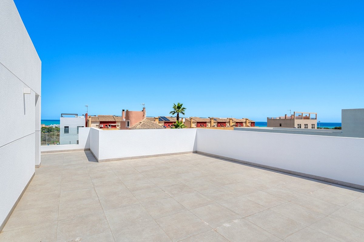 4 Bed Detached Villa in Guardamar del Segura in Guardamar del Segura, Detached Villa