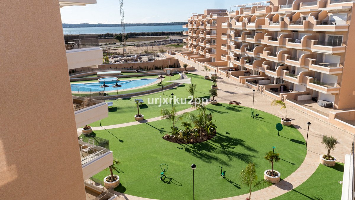 3 Bed بنتهاوس in Urbanización El Raso في Guardamar del Segura, بنتهاوس