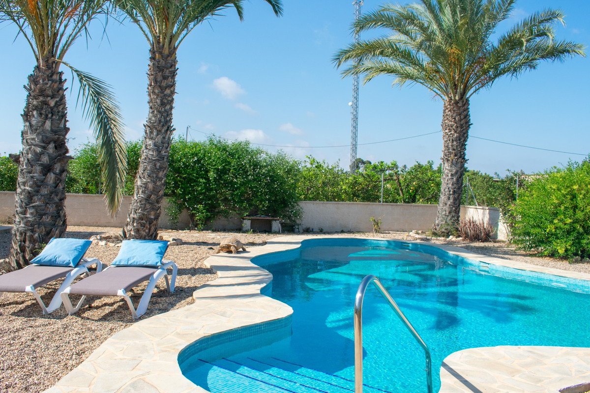 3 Bed فيلا مستقلة in Urbanización El Raso في Urbanización El Raso, فيلا مستقلة