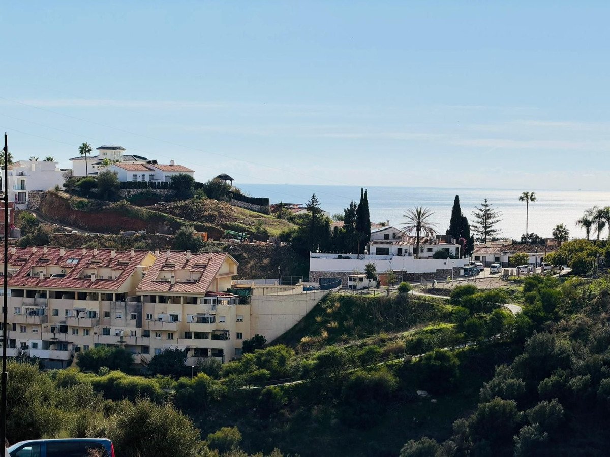 2 Bed Middle Floor Apartment in Higueron in Higueron, Apartment