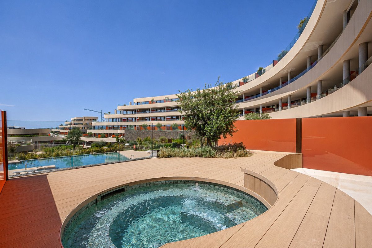 3 Bed Middle Floor Apartment in Higueron in Higueron — Apartment