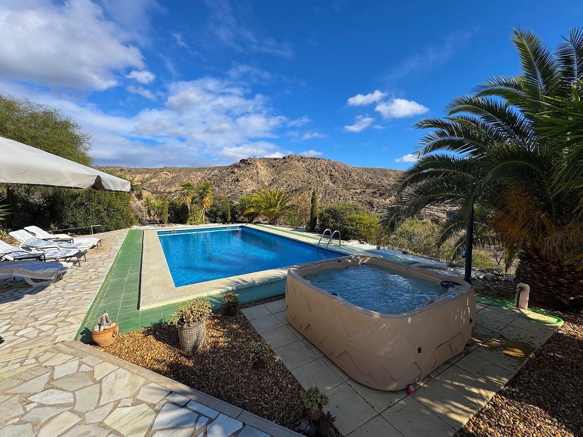 6 Bed Finca in Huércal-Overa in Huércal-Overa, 