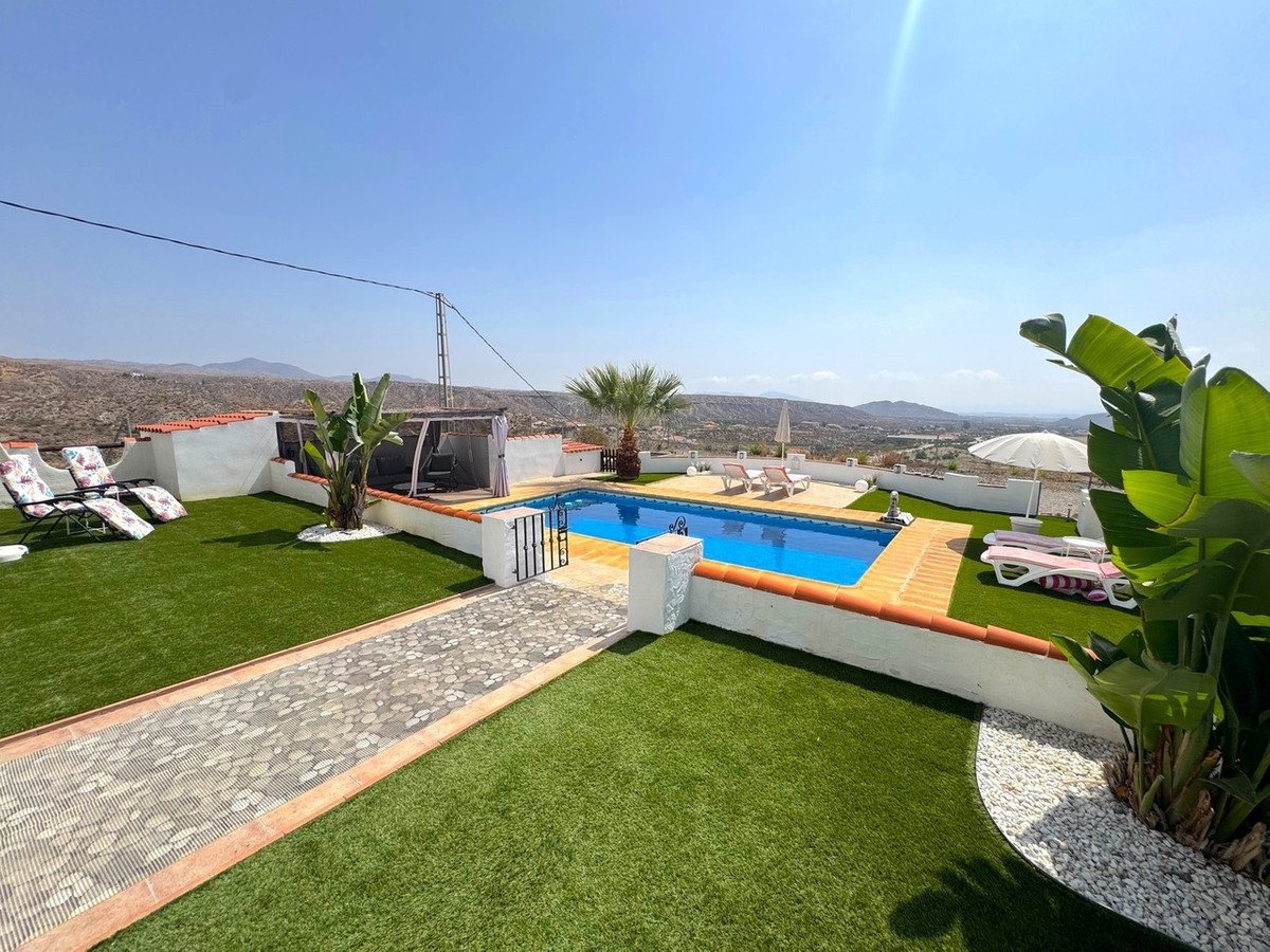 3 Bed Detached Villa in Huércal-Overa in Huércal-Overa, Detached Villa