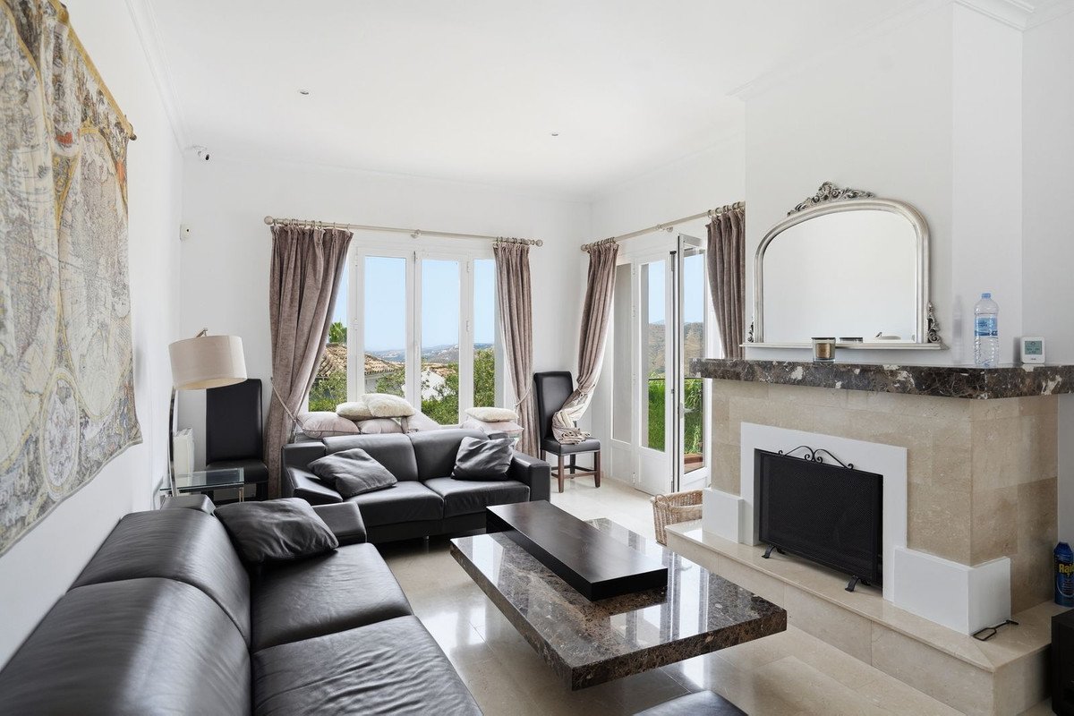 4 Bed Detached Villa in Istán in Istán, 