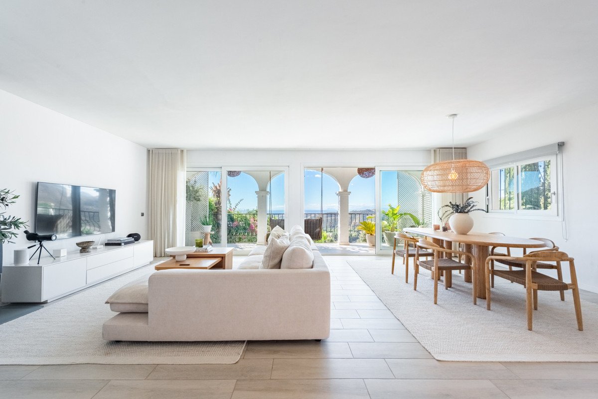 4 Bed Halfvrijstaand Huis in Istán in Istán, 