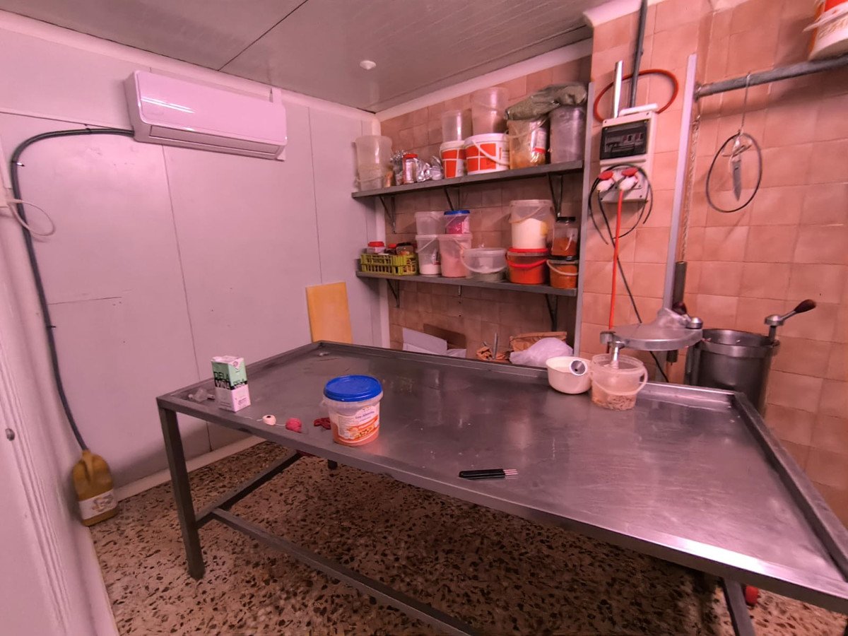 6 Bed Commercial in Yecla in Yecla, Commercial