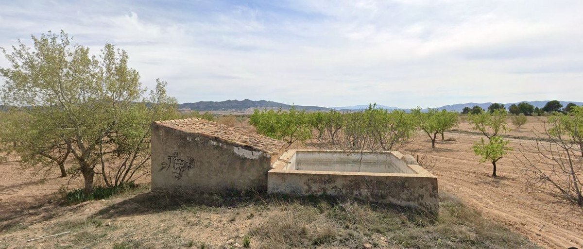 Land in Yecla in Yecla, 