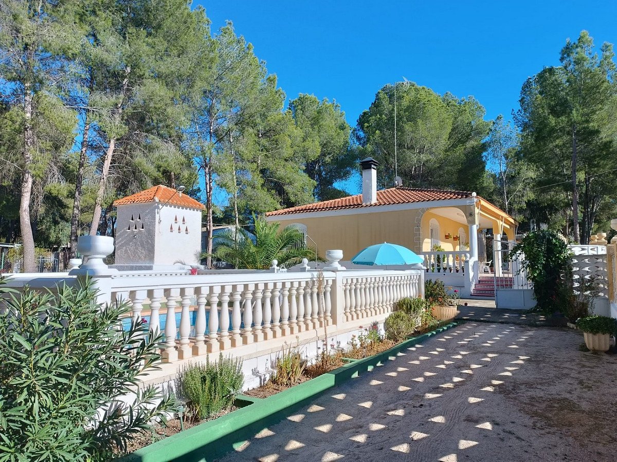 4 Bed Detached Villa in Yecla