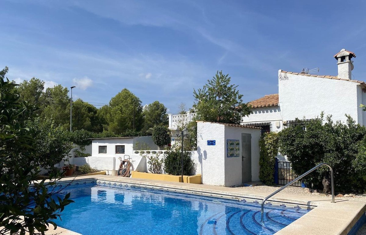 4 Bed Bungalow in L'Alfás del Pi in L'Alfás del Pi, Bungalow