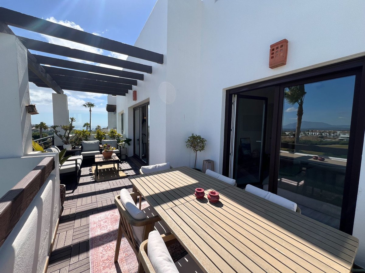 2 Bed Tussenverdieping Appartement in La Alcaidesa in La Alcaidesa, Appartement