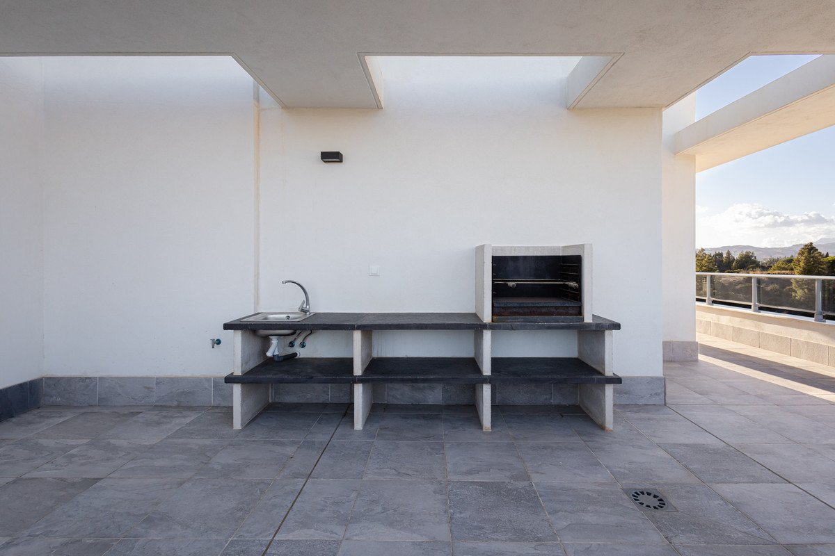 3 Bed Penthouse in La Cala de Mijas في La Cala de Mijas — بنتهاوس