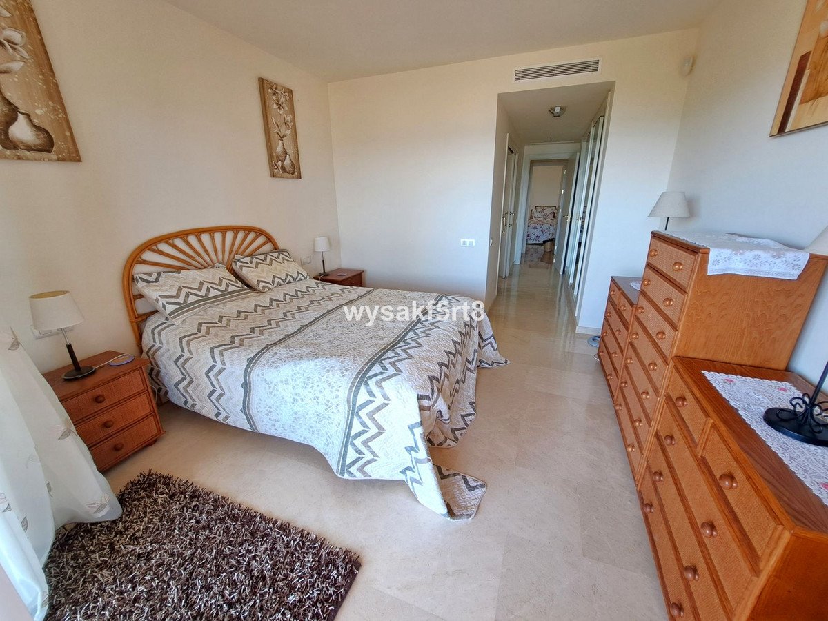 2 Bed Middle Floor Apartment in La Duquesa in La Duquesa — Apartment