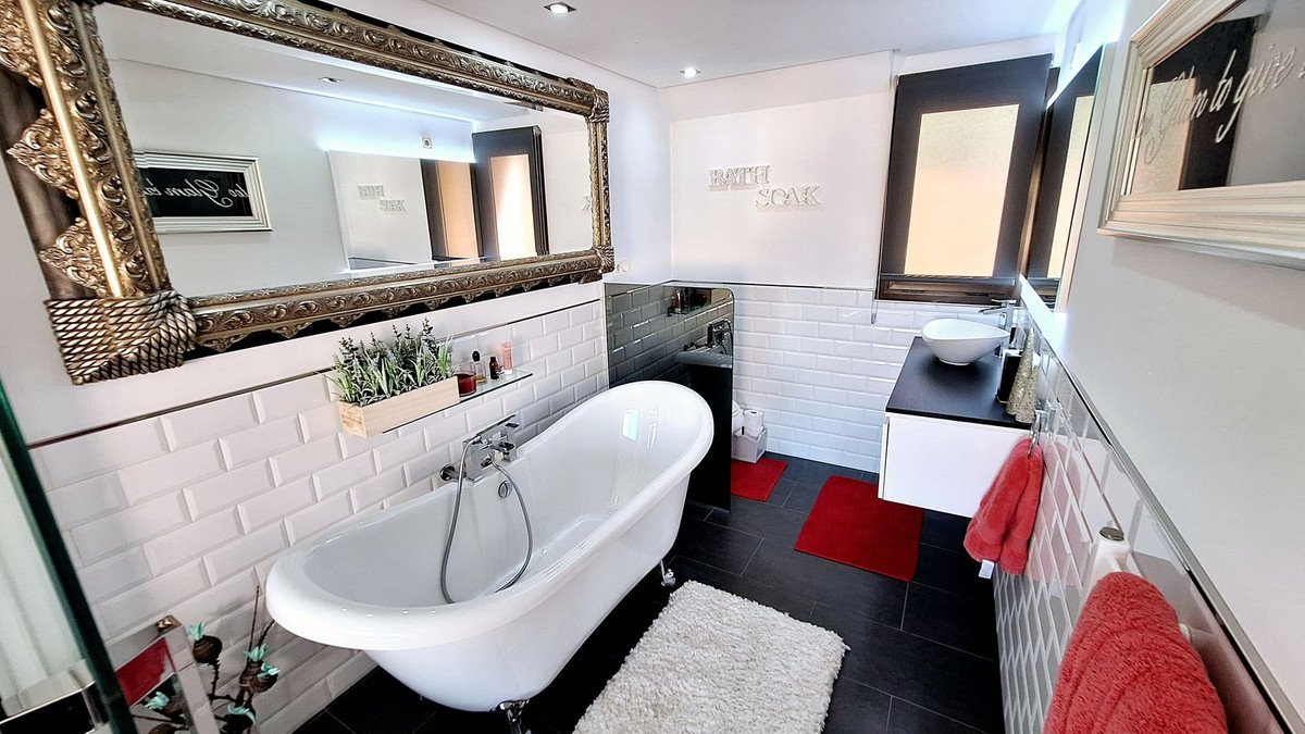 2 Bed Penthouse in La Duquesa in La Duquesa — Penthouse