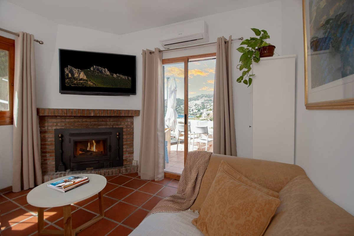 3 Bed Detached Villa in La Herradura in La Herradura, Detached Villa