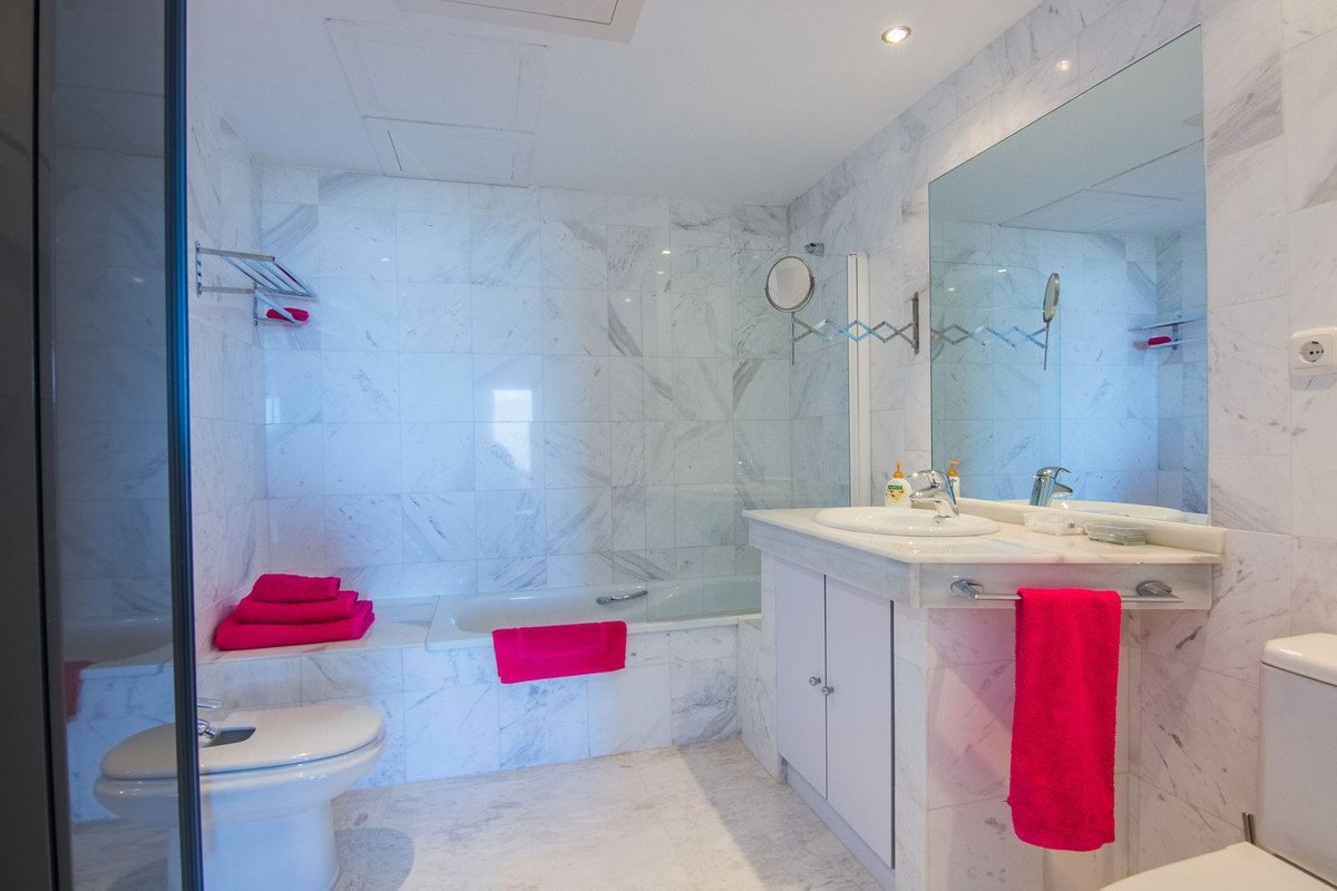 2 Bed Ground Floor Apartment in La Mairena in La Mairena — Apartment