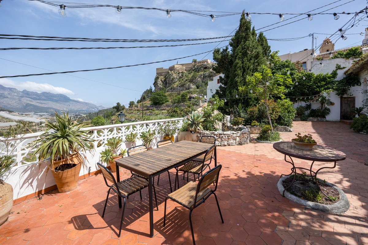7 Bed Townhouse in Polop in Polop, Townhouse
