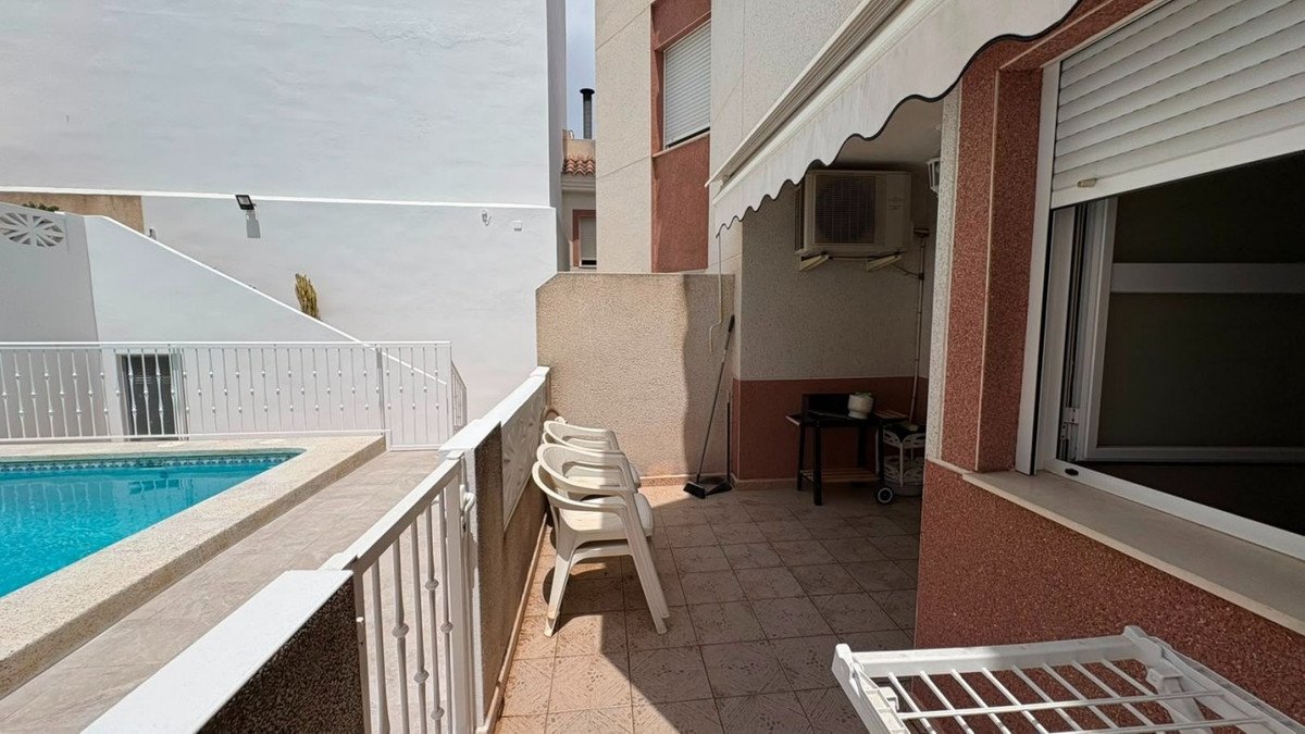 4 Bed Rijtjeshuis in La Nucia in La Nucia, Rijwoning