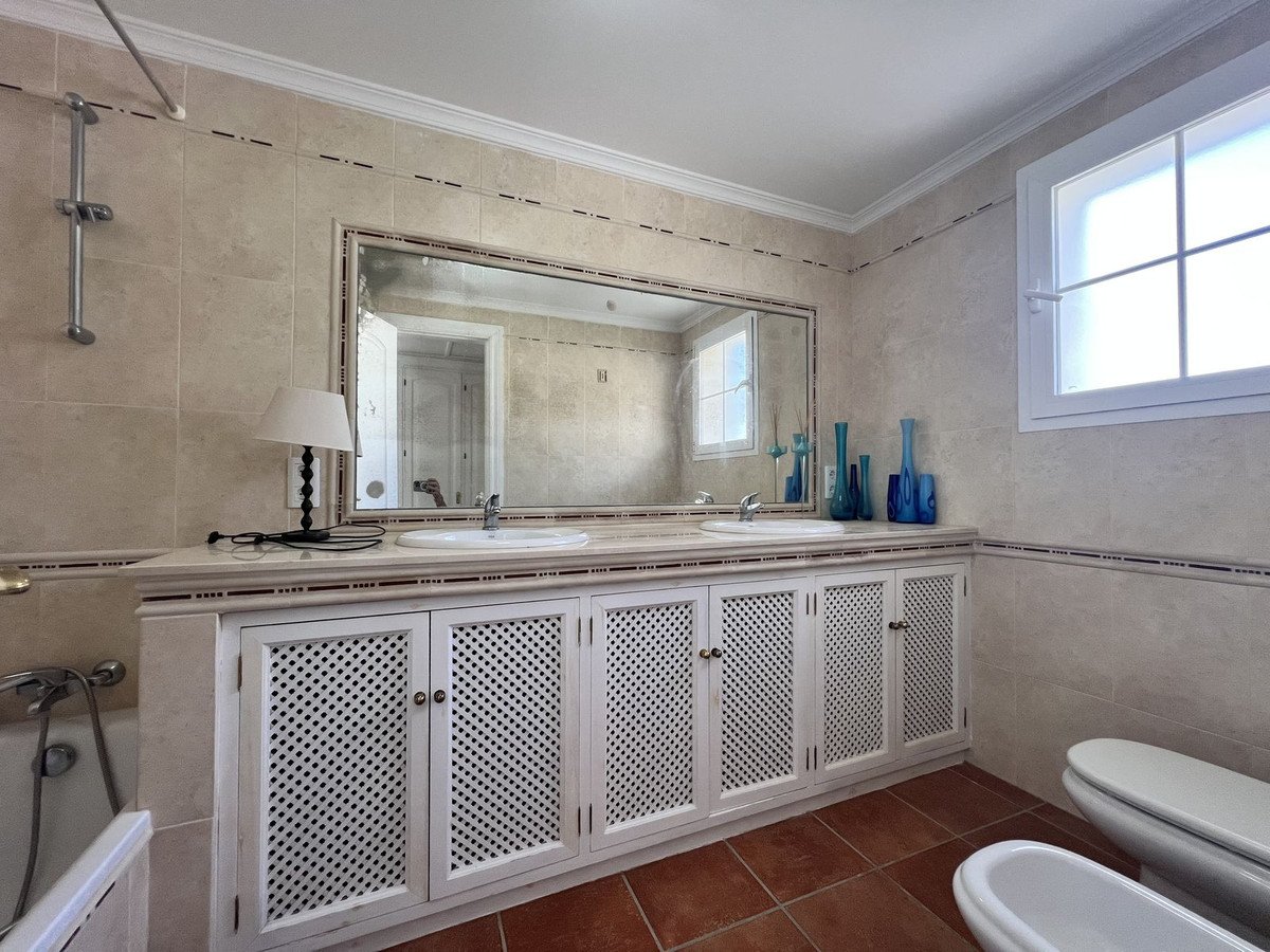 4 Bed Detached Villa in La Quinta في La Quinta — فيلا منفصلة