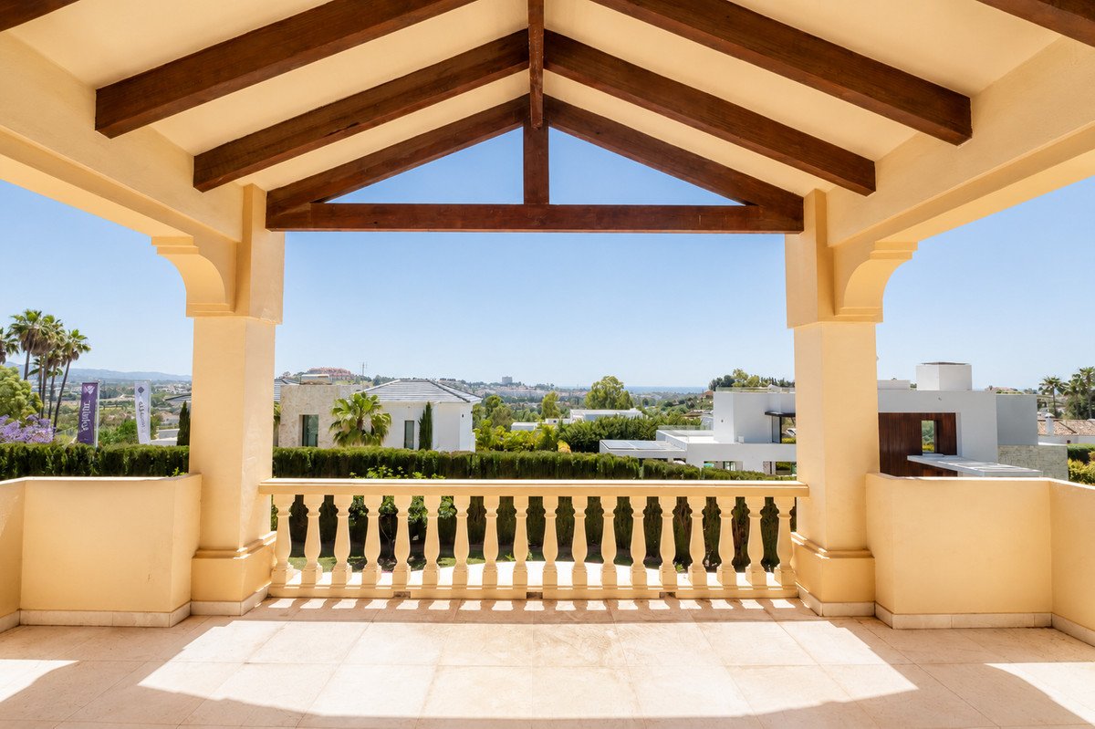 5 Bed Detached Villa in La Quinta in La Quinta, Detached Villa