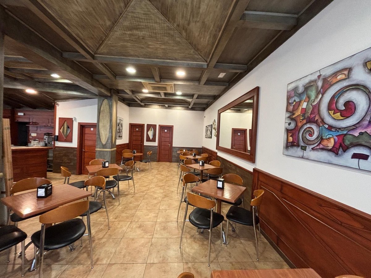 Restaurant in Las Lagunas في Las Lagunas — مطعم