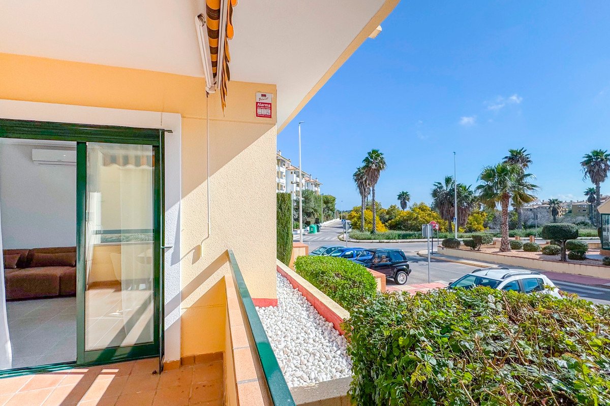 2 Bed Ground Floor Apartment in Lomas De Campoamor in Lomas De Campoamor, Apartment