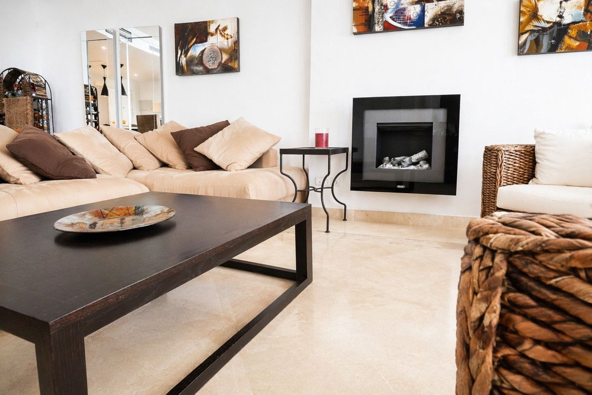 3 Bed Middle Floor Apartment in Los Arqueros in Los Arqueros — Apartment