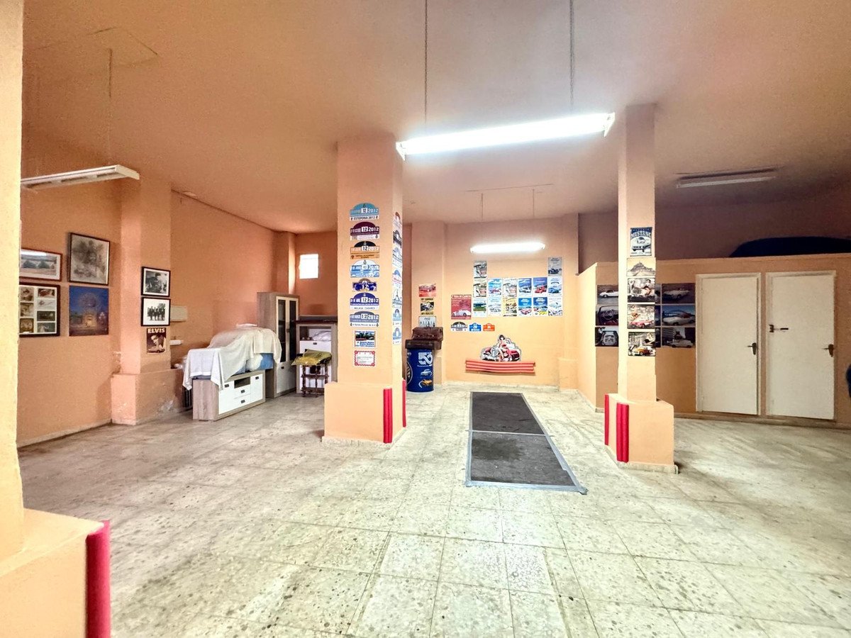 Commercial Premises in Los Boliches في Los Boliches — محل تجاري