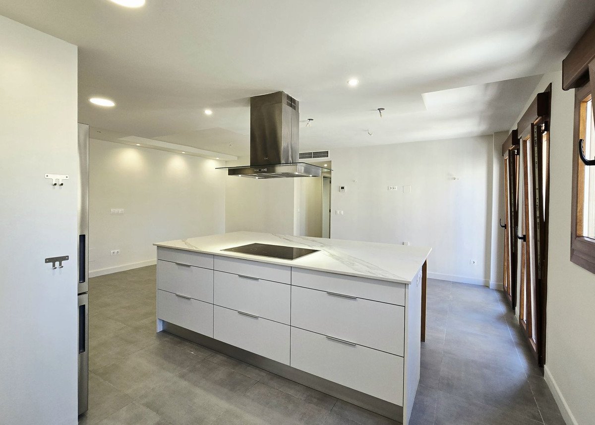 3 Bed Middle Floor Apartment in Málaga Centro in Málaga Centro — Apartment