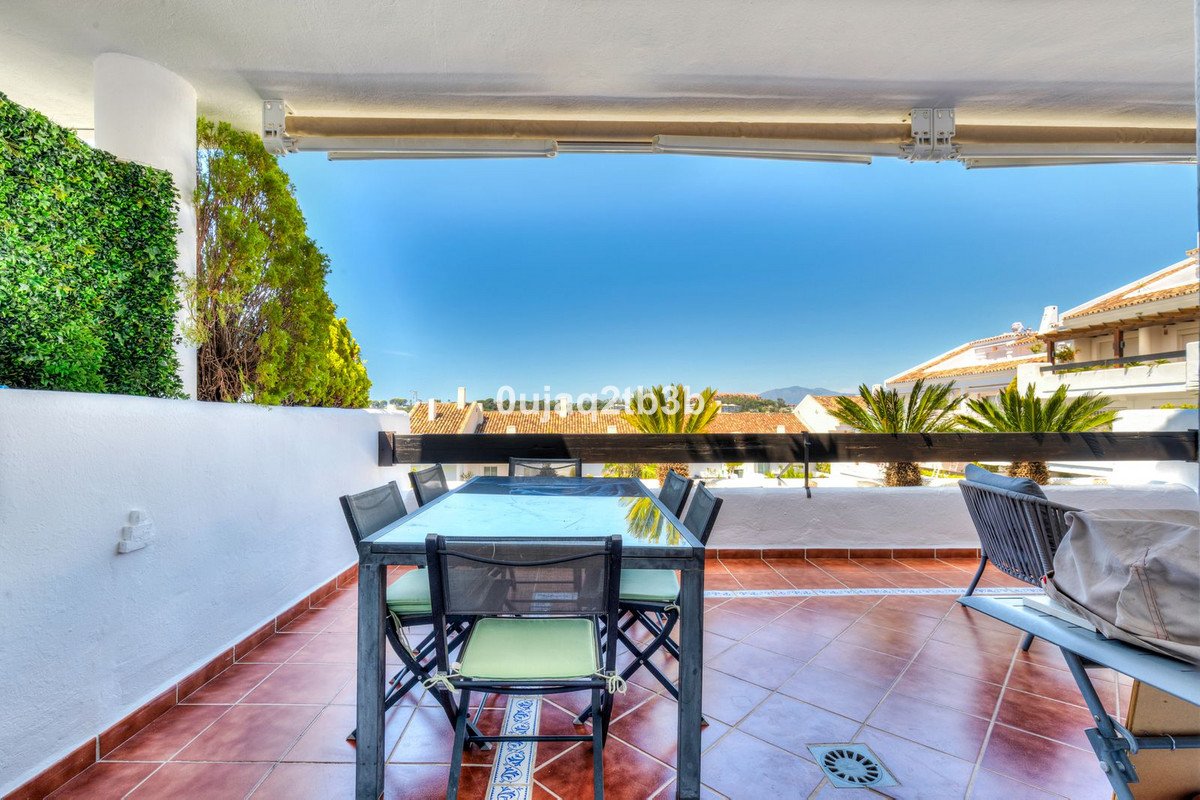2 Bed Middle Floor Apartment in Aloha in Aloha, Apartment