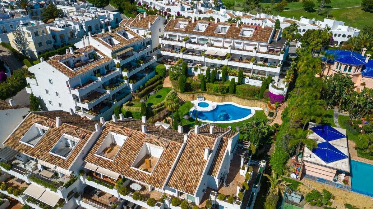 2 Bed Ground Floor Apartment in Aloha in Aloha, Apartment