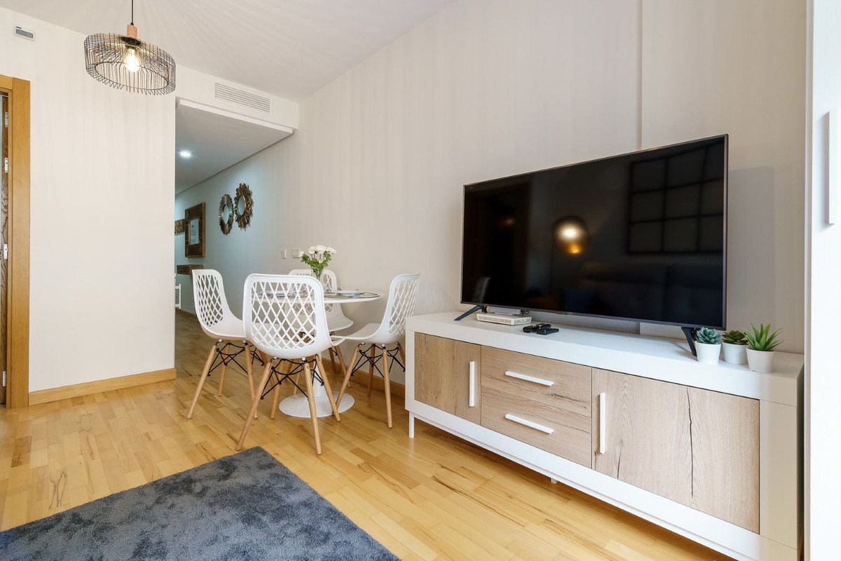1 Bed Stan na zadnjem katu in Málaga, Apartman