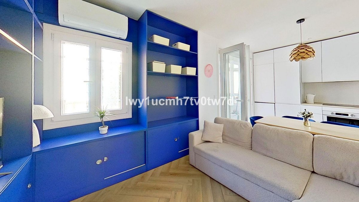 2 Bed شقة في الطابق الأوسط in Málaga