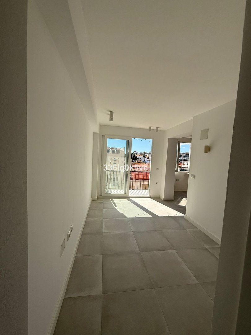 3 Bed Byt ve středním patře in Málaga