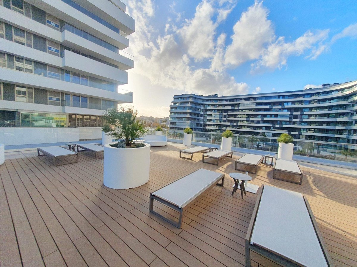 4 Bed Middle Floor Apartment in Málaga in Málaga, Apartment