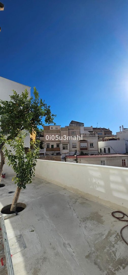 4 Bed Byt ve středním patře in Málaga