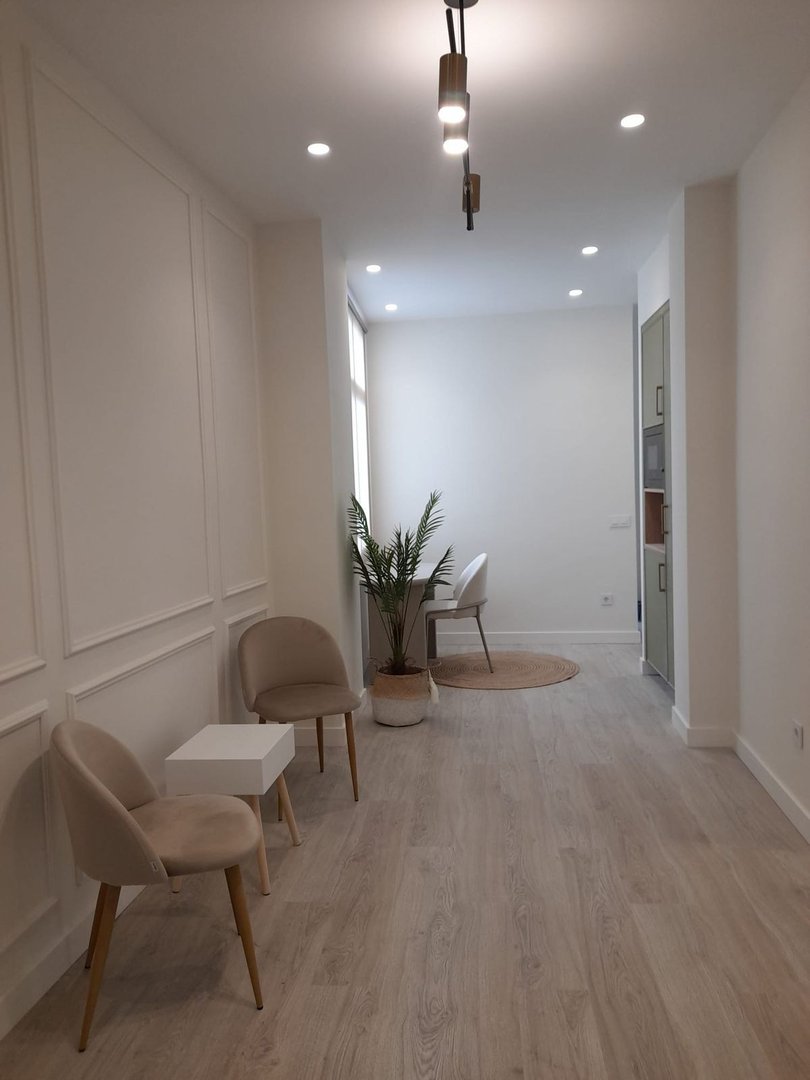 4 Bed Middle Floor Apartment in Málaga in Málaga, Apartment