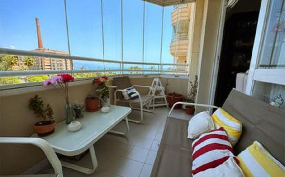 4 Bed Middle Floor Apartment in Málaga in Málaga, Apartment