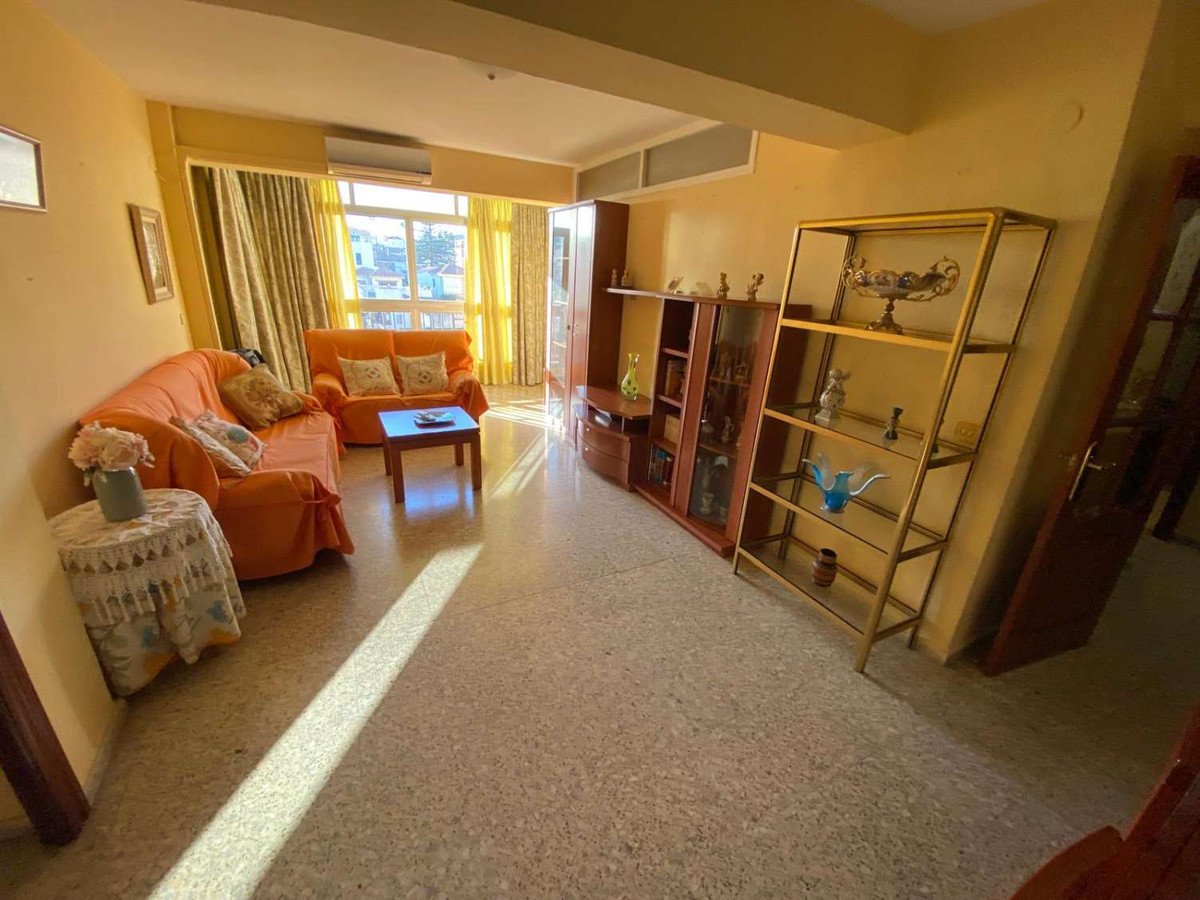 4 Bed Byt ve středním patře in Málaga