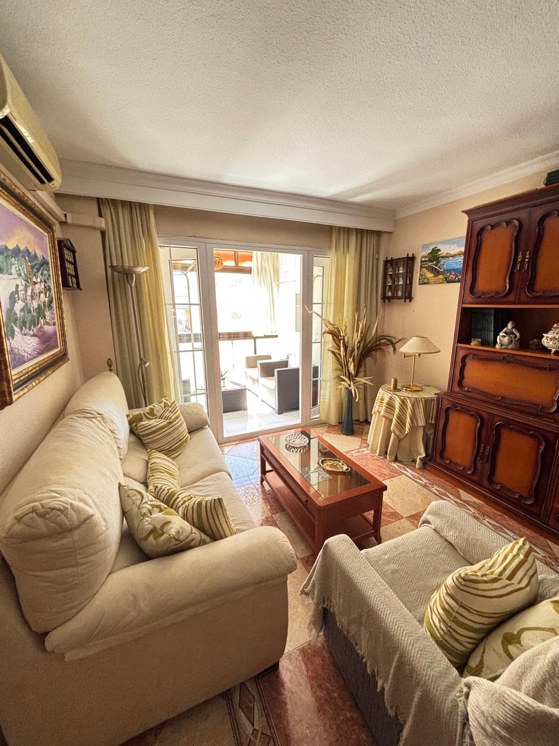 4 Bed Byt ve středním patře in Málaga