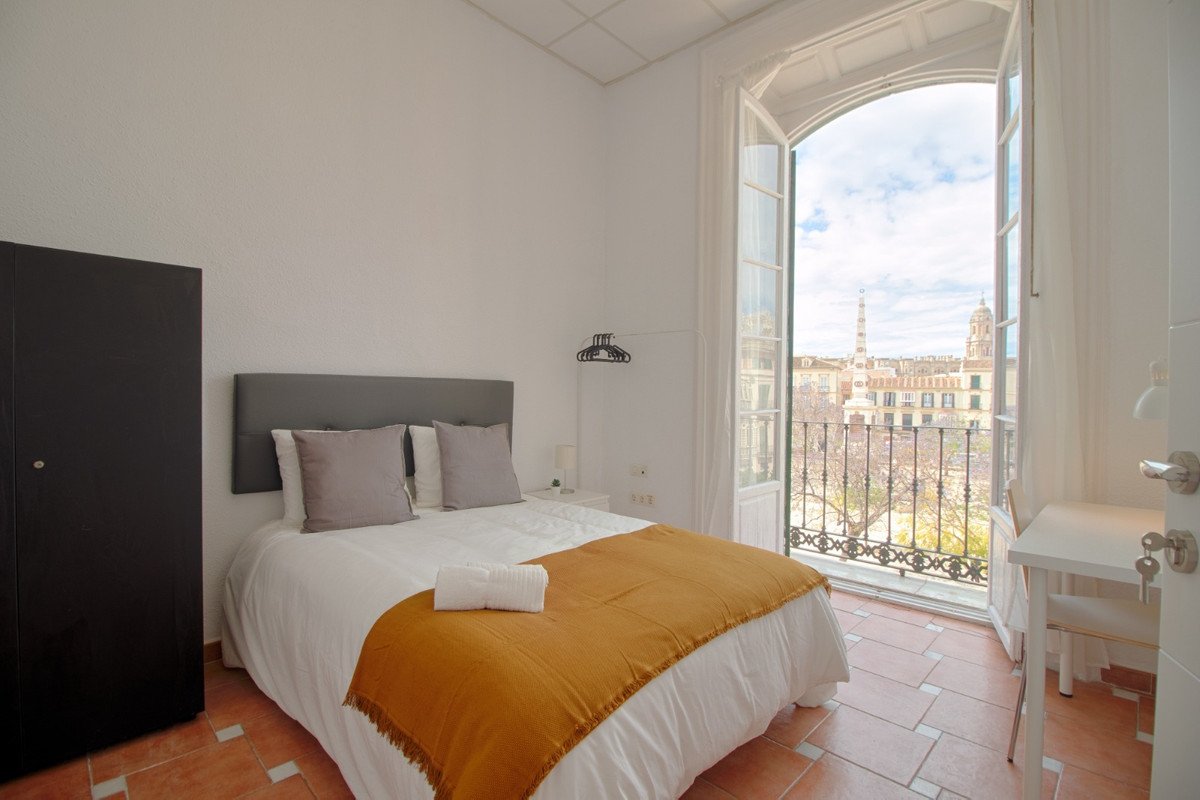 5 Bed شقة في الطابق الأوسط in Málaga