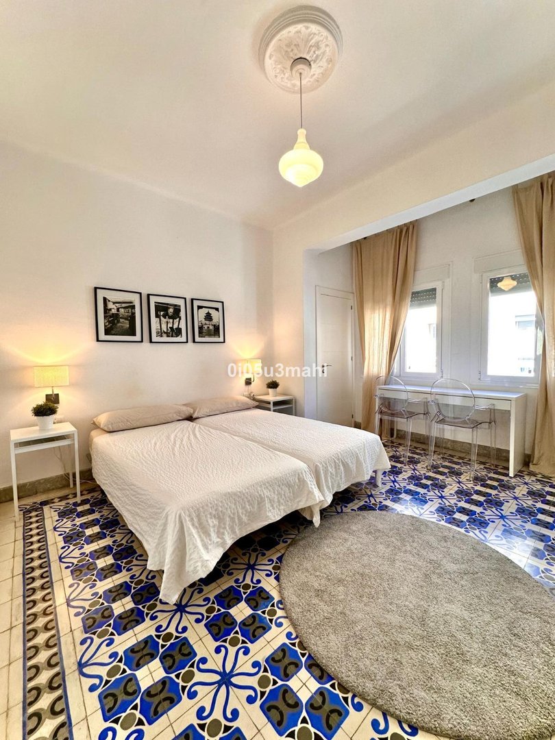 2 Bed شقة في الطابق الأوسط in Málaga في Málaga, شقة