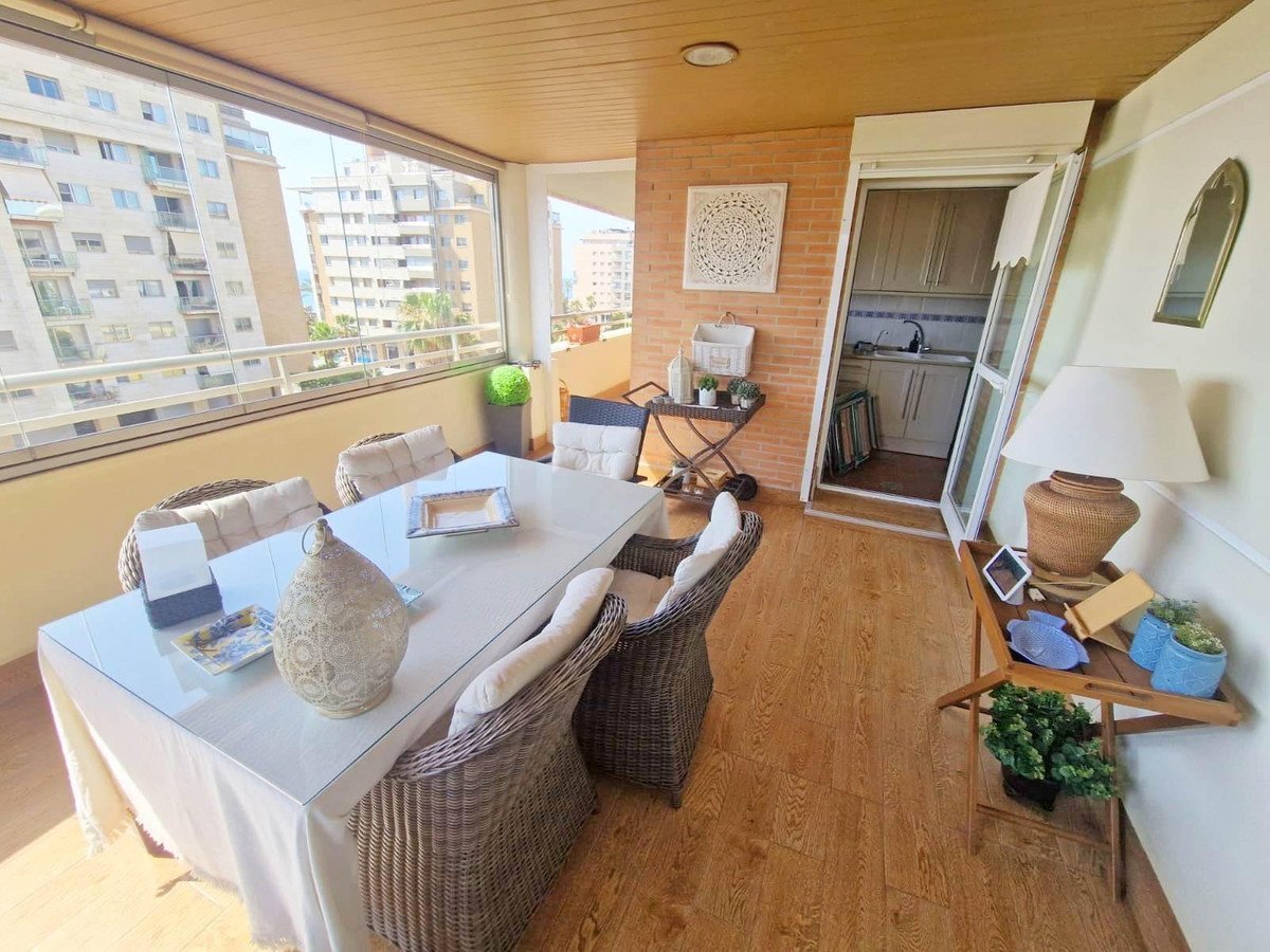 5 Bed Middle Floor Apartment in Málaga in Málaga, Apartment