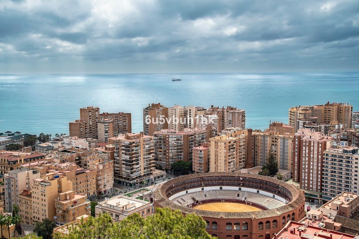 Commercial in Málaga في Málaga, مساحة تجارية