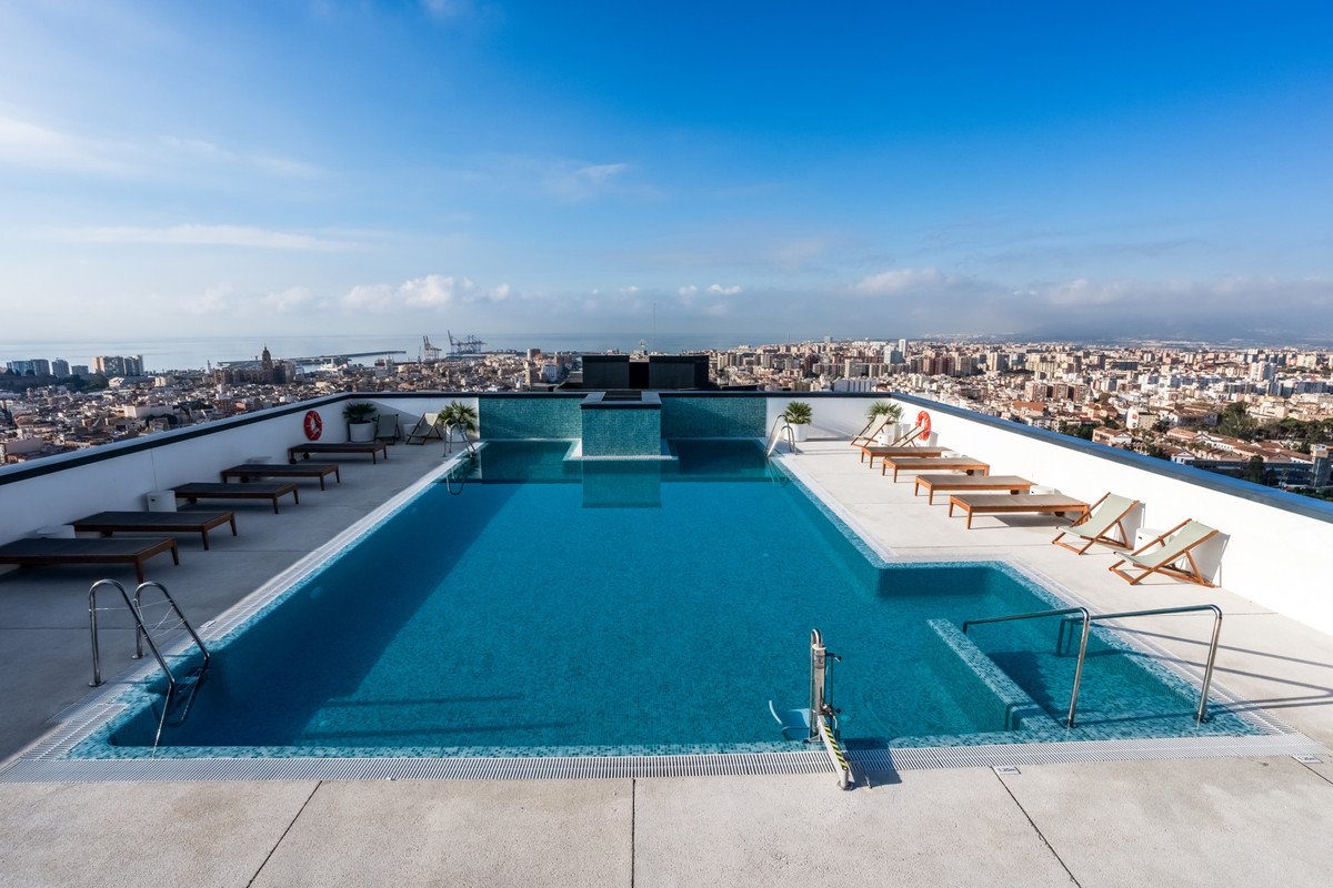 2 Bed شقة في الطابق الأوسط in Málaga في Málaga, شقة