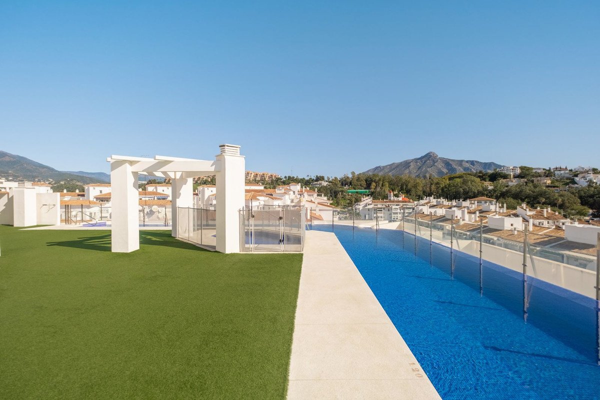 3 Bed Wohnung im Mittelgeschoss in La Campana